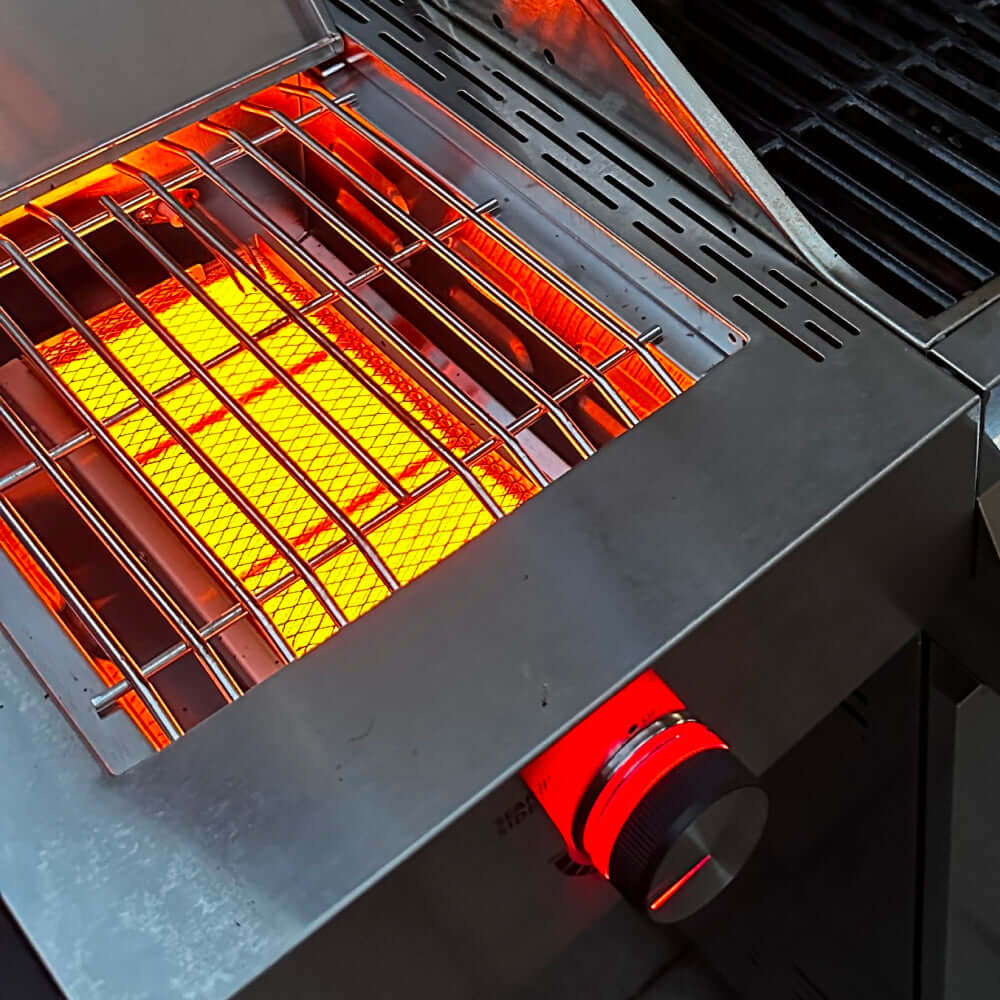 Monument Grills Denali 605Pro Stainless Smart Propane Gas Grill