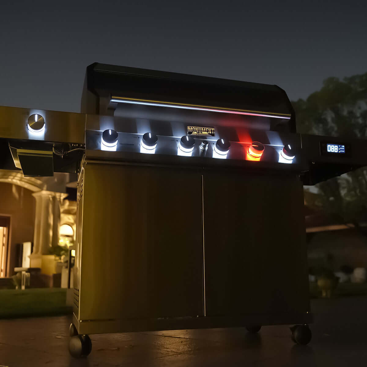 Monument Grills Denali 605Pro Stainless Smart Propane Gas Grill