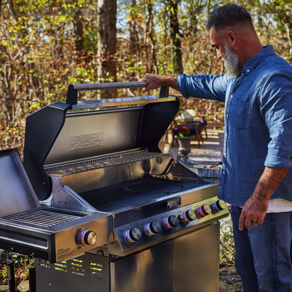Monument Grills Denali 605Pro Stainless Smart Propane Gas Grill