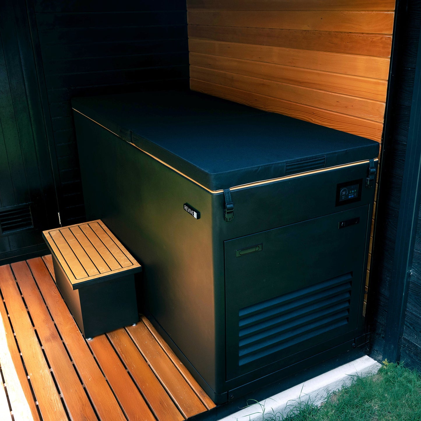 Revive Luxury Plunge